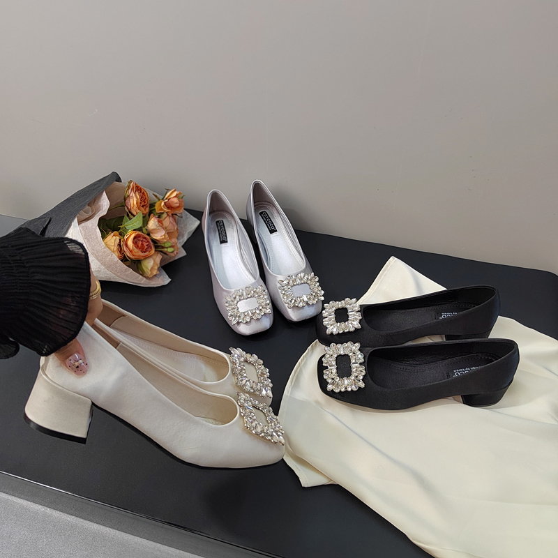 French Hepburn Style Light Apricot Satin Square Toe Heeled Shoes Comfortable Chunky Heel Slip-On Flats for Dresses