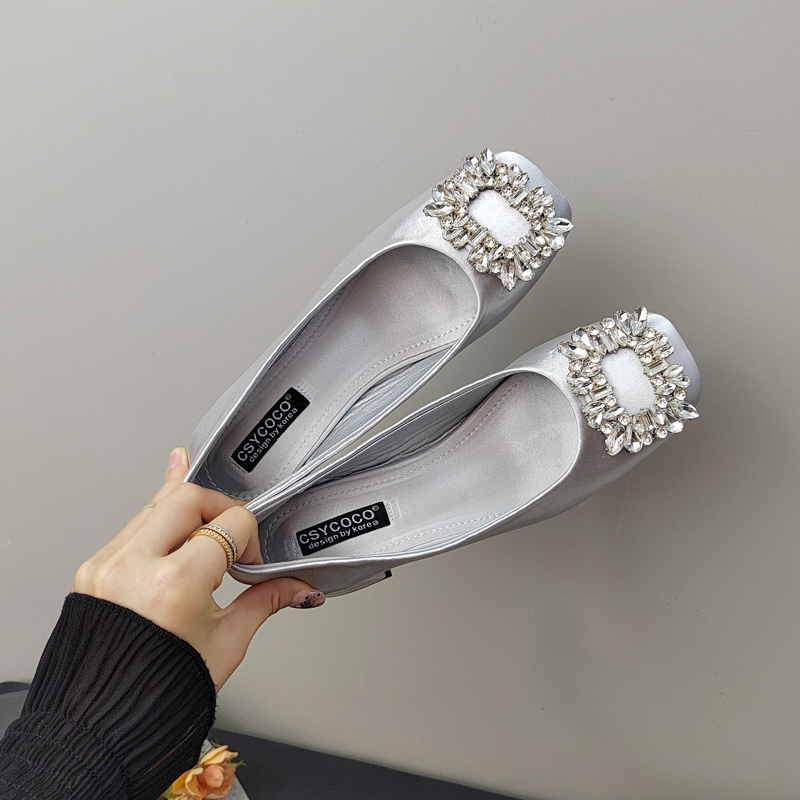 French Hepburn Style Light Apricot Satin Square Toe Heeled Shoes Comfortable Chunky Heel Slip-On Flats for Dresses - Image 3