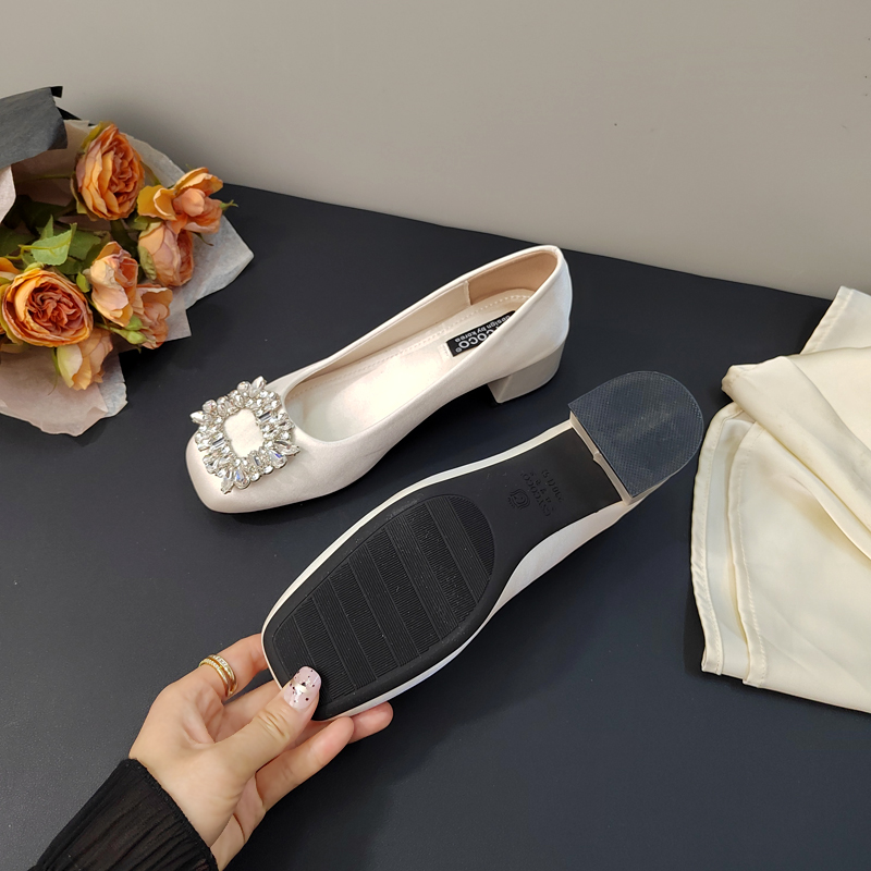 French Hepburn Style Light Apricot Satin Square Toe Heeled Shoes Comfortable Chunky Heel Slip-On Flats for Dresses - Image 4
