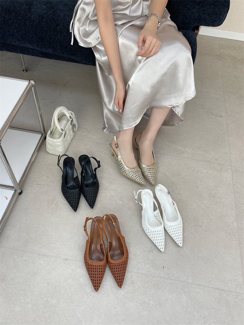 2026 New Arrival Closed Toe Hollow Woven Buckle Strap Sandals